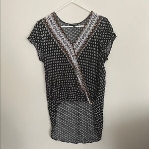 Express Black and White Geometric Blouse